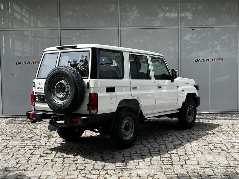 Toyota Land Cruiser LX MY24  GRJ76 4,0 V6 6AT - fotka 5 z 29