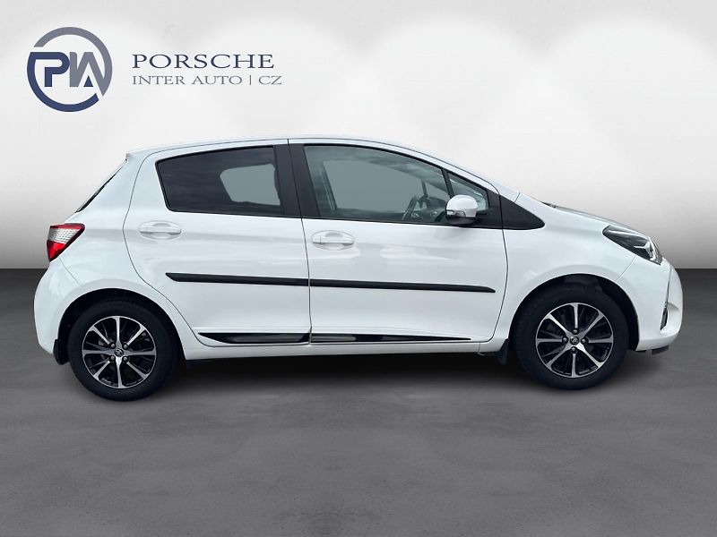 Toyota Yaris 1.5 VVT- i  82 kW - fotka 7 z 26
