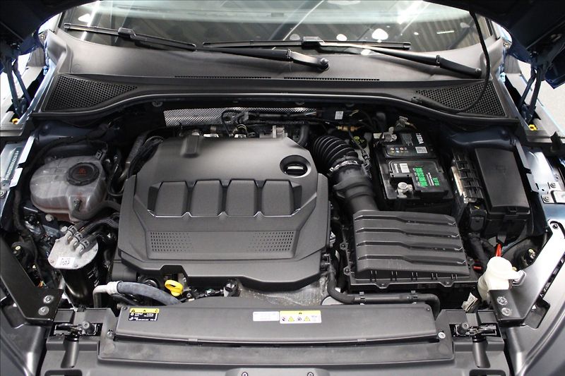 Volkswagen Arteon 2,0 TDI DSG ELEGANCE 1.MAJ. CZ - fotka 6 z 35