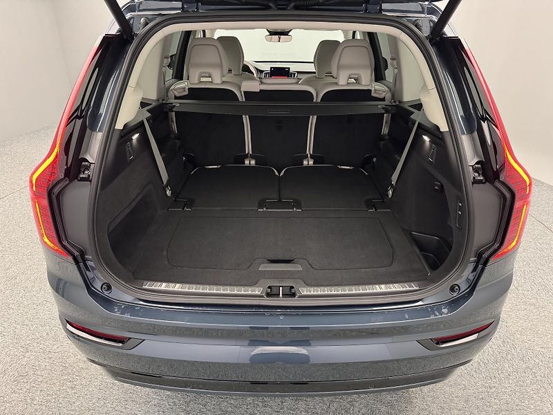 Volvo XC90 (2026) B5 AWD AUT DARK PLUS 7míst - fotka 6 z 25
