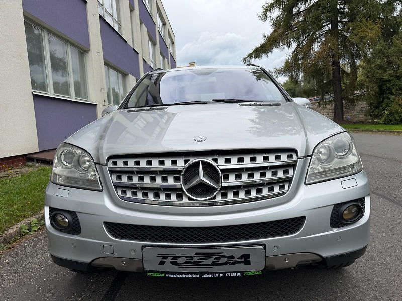 Mercedes-Benz Třídy M ML 320 3,0 CDi 4matic AMG - fotka 7 z 21