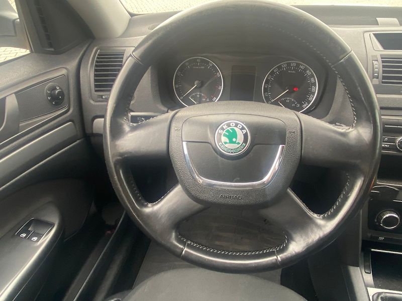 Škoda Octavia (2010) II Kombi 1.6 75kW - fotka 8 z 31