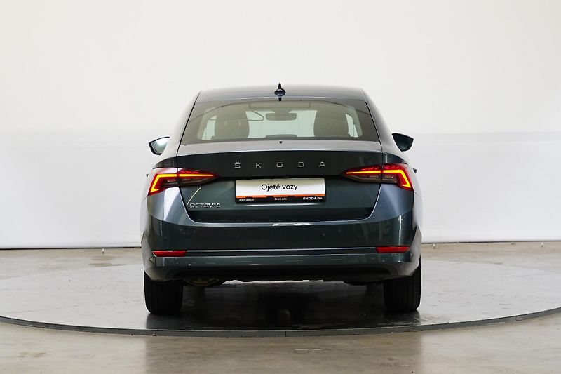 Škoda Octavia - fotka 6 z 26