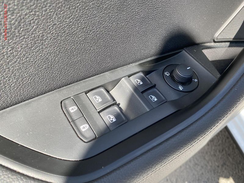 Škoda Superb (2020) 2.0 TDi 4x4, Scout, DSG, TZ - fotka 13 z 21