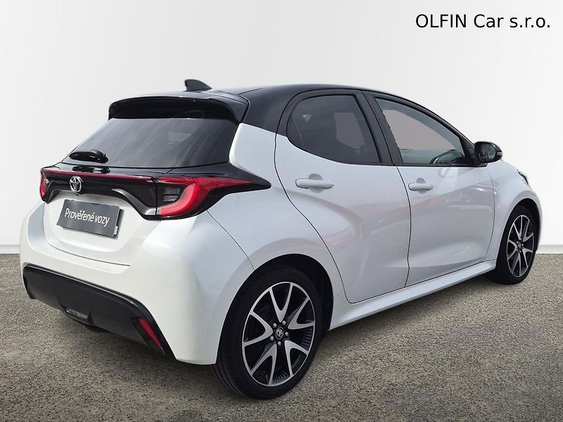 Toyota Yaris Selection Style 1.5 VVT-i 92kW - fotka 2 z 25