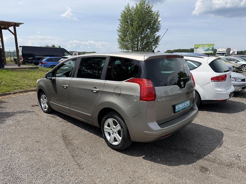 Peugeot 5008 1.6 HDI  - fotka 8 z 26