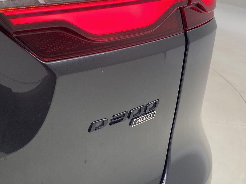 Jaguar F-Pace D300 R-DYNAMIC HSE AWD AUT CZ - fotka 37 z 48