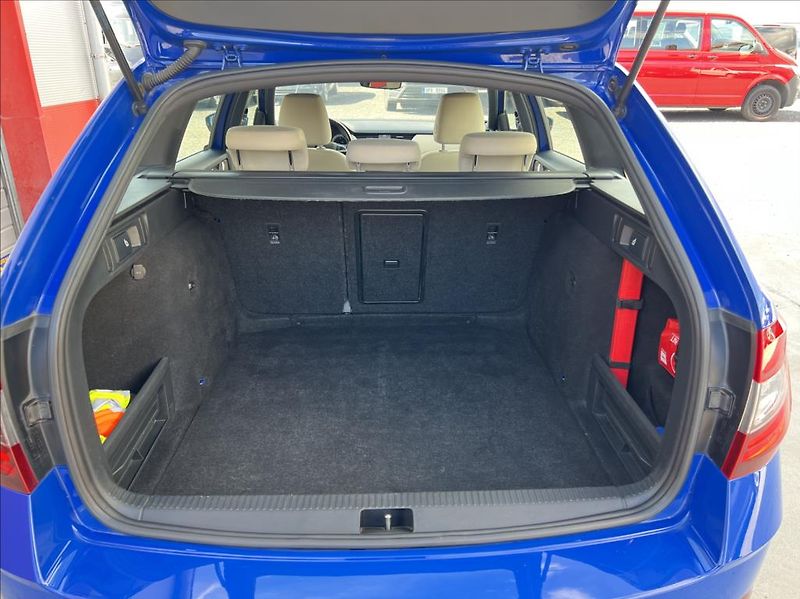 Škoda Octavia 2,0 TDi DSG STYLE nové rozvody - fotka 15 z 39