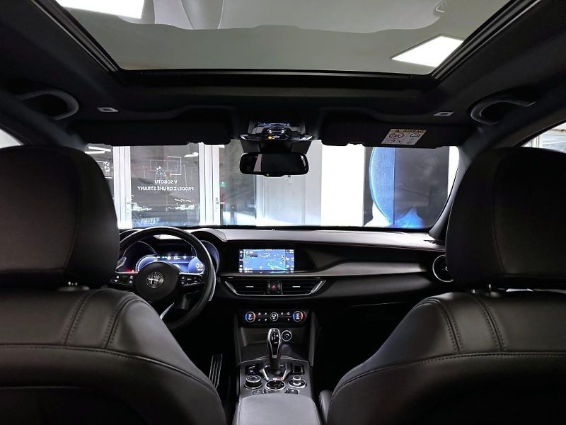Alfa Romeo Stelvio (2024) 2.0T 280k AT8 ZF Q4 4x4 Compet - fotka 20 z 23