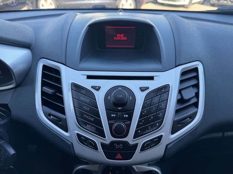 Ford Fiesta (2011) 1.6i Titanium Digi Klima WP - fotka 12 z 50