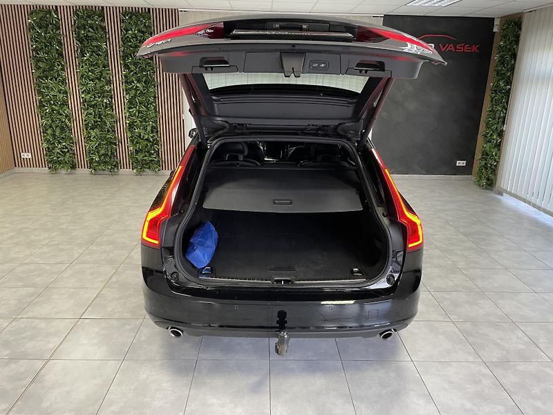 Volvo V90 2.0 D4 MOMENTUM SERVISKA - fotka 27 z 29