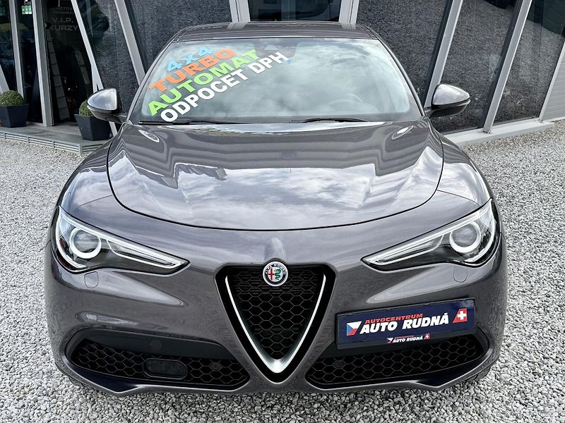 Alfa Romeo Stelvio 2,0T Q4 280PS 4x4 Automat - fotka 5 z 40