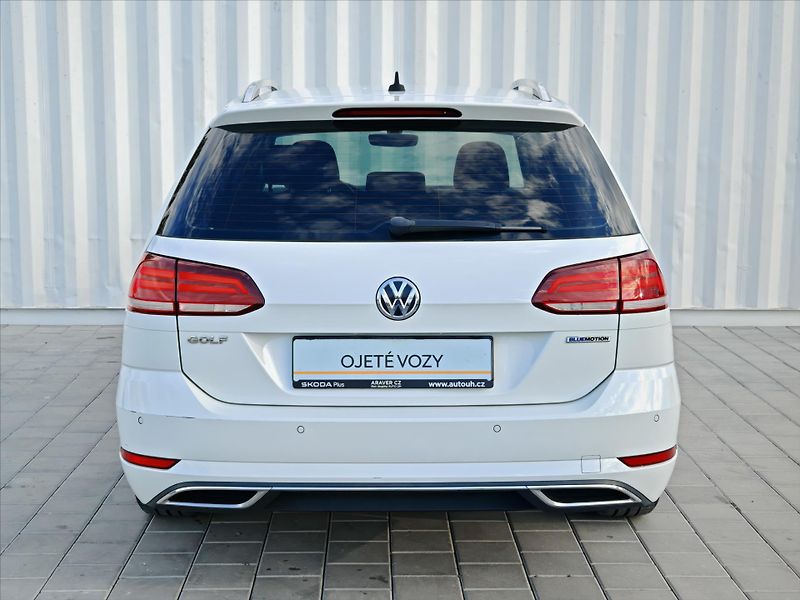 Volkswagen Golf 1,5   Variant Highline 1,5TDI - fotka 5 z 28