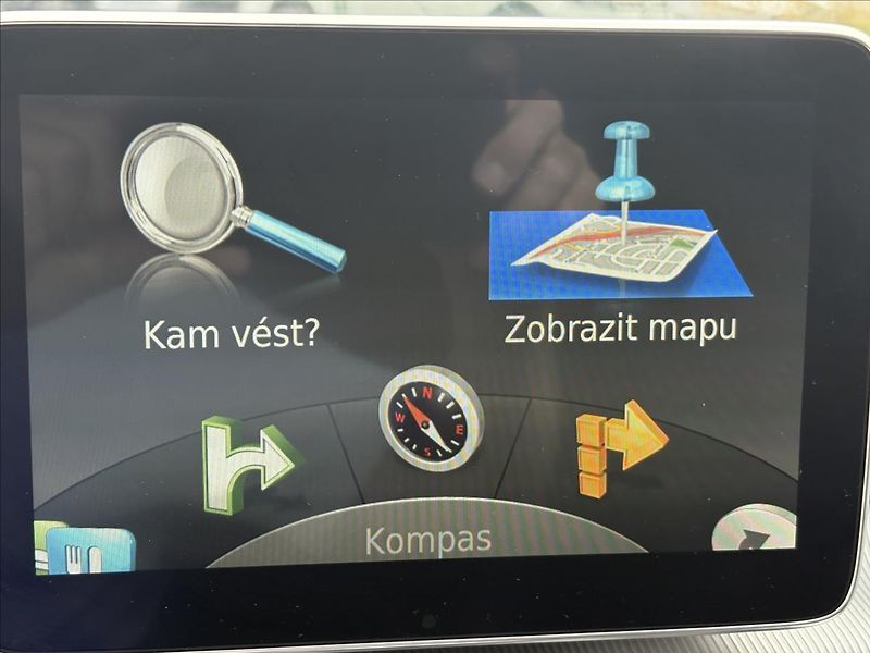 Mercedes-Benz CLA 2,2 220d 130kW,Bi-Xen,Kamera - fotka 18 z 35