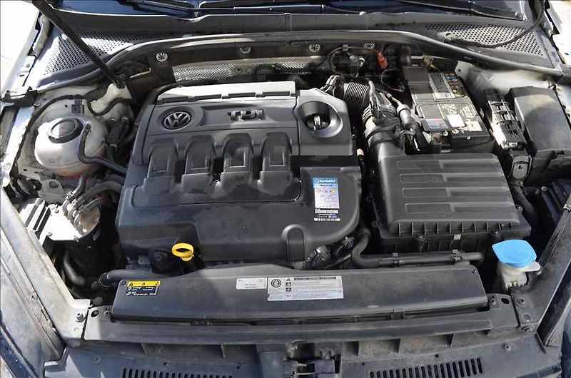 Volkswagen Golf (2018) KOMBI 2,0 TDI - fotka 8 z 17