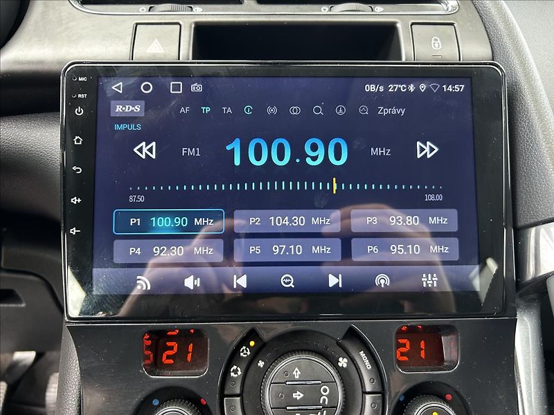 Peugeot 3008 1,6 HDi  Tažné,ALU,Klimatizace - fotka 21 z 43