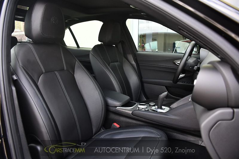 Alfa Romeo Giulia 2.2JTDm 154kw Ti - fotka 17 z 53
