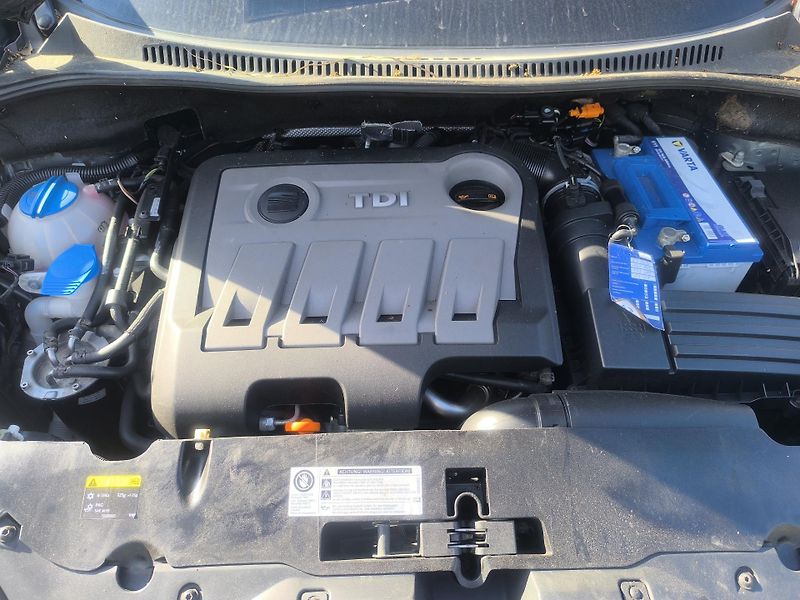 Seat Altea 2.0TDI 4X4 103KW,KRÁSNÁ,165TKM - fotka 21 z 25