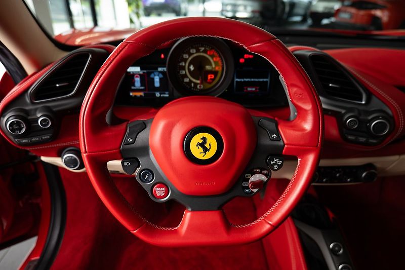 Ferrari 488 - fotka 6 z 23