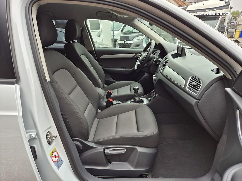 Audi Q3 (2018) 1.4 TFSi 92KW SPORT - fotka 38 z 53