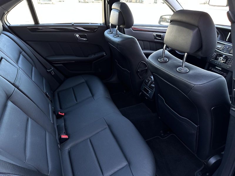 Mercedes-Benz Třídy E 350 4Matic 272PS NAVI KAMERA+P - fotka 34 z 39