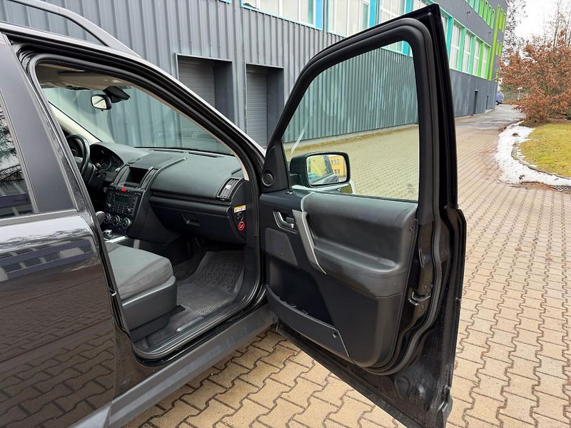 Land Rover Freelander 2 2,2TD4  4WD / servis.kn. - fotka 22 z 32