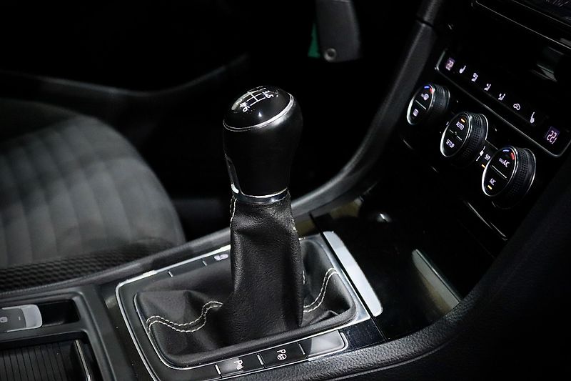 Volkswagen Golf 7 Variant 1.4 TSI 90 kW - fotka 17 z 37