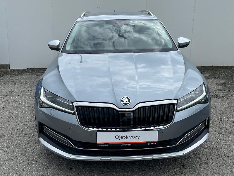 Škoda Superb (2019) 2.0 TDI 140kW Scout Combi 4x4 - fotka 27 z 29