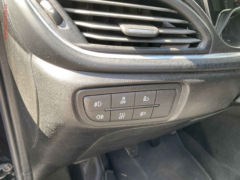 Fiat Tipo (2019) 1.4i, Lounge, navi, kamera - fotka 15 z 16
