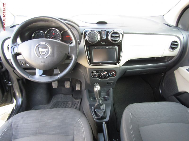 Dacia Lodgy (2013) 1.2 TCe, AC, navi, park.asist - fotka 8 z 17