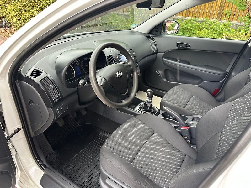 Hyundai i30 (2011) CW 1.6Crdi 66kw FIFA - fotka 10 z 24