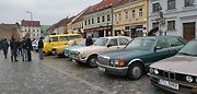 Výstava veteránů na třebíčském náměstí zakončila sezonu Veteran Car Clubu Třebíč 2022