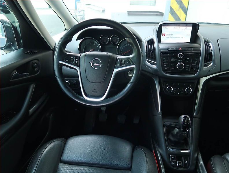 Opel Zafira (2013) Cosmo 1.6 CDTI, Tempomat - fotka 7 z 15