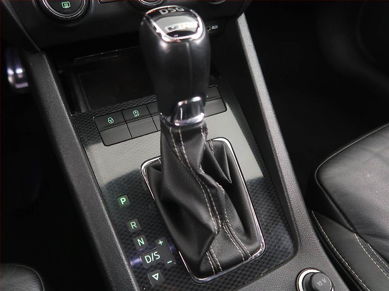 Škoda Octavia (2015) RS 2.0 TDI, Automat, Navi - fotka 13 z 23