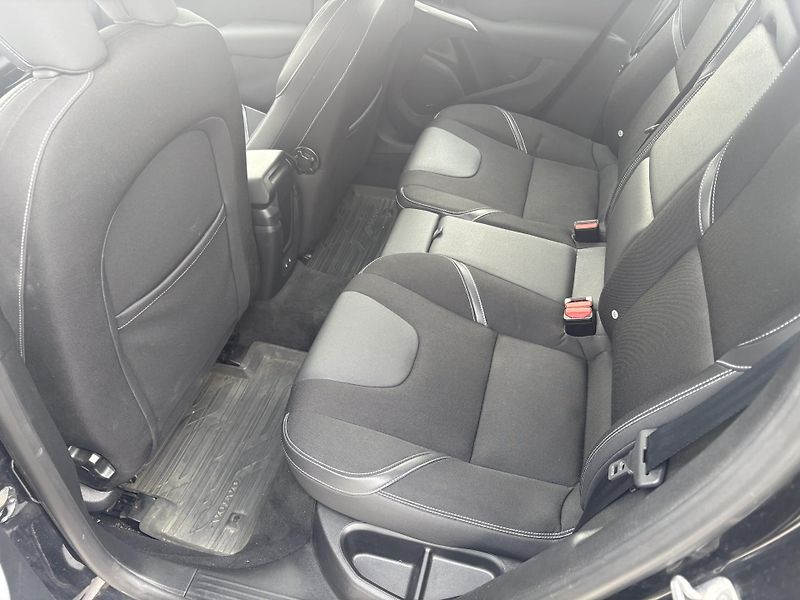 Volvo V40 - fotka 15 z 17