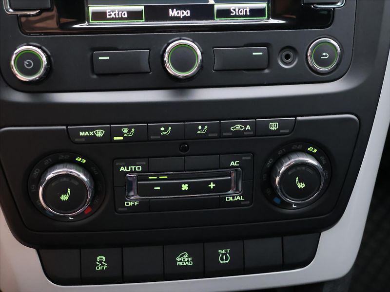 Škoda Yeti 2,0 TDI 103kW DSG 4x4 Xenon - fotka 23 z 31