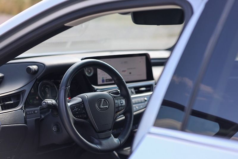 Lexus ES 300h 300H 2,5 HEV BUSINESS EDITION - fotka 11 z 25