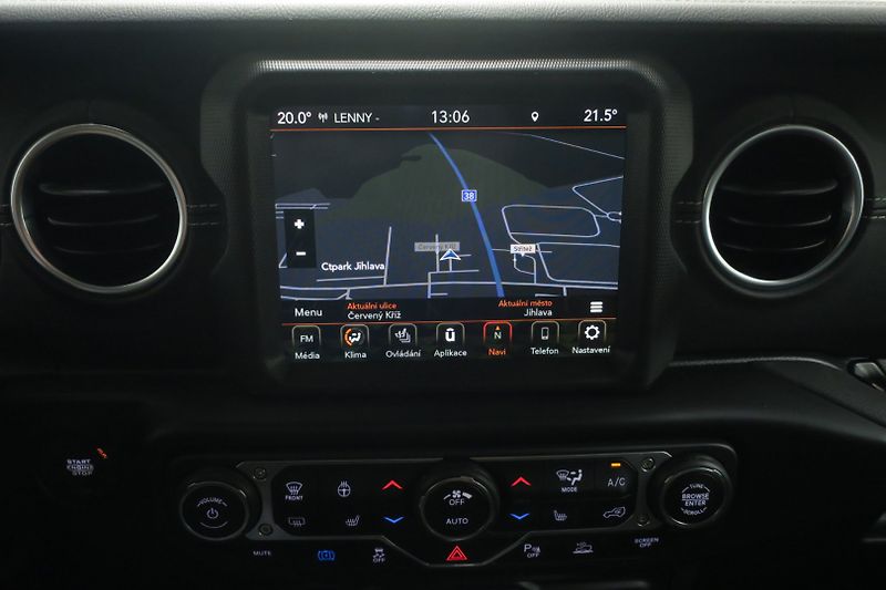 Jeep Wrangler (2022) 2.0 4xe PHEV Unlimited Sahara - fotka 30 z 50
