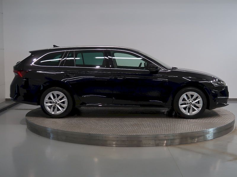 Škoda Octavia (2025) TOP SELECTION 2.0TDI 110KW DSG - fotka 8 z 40
