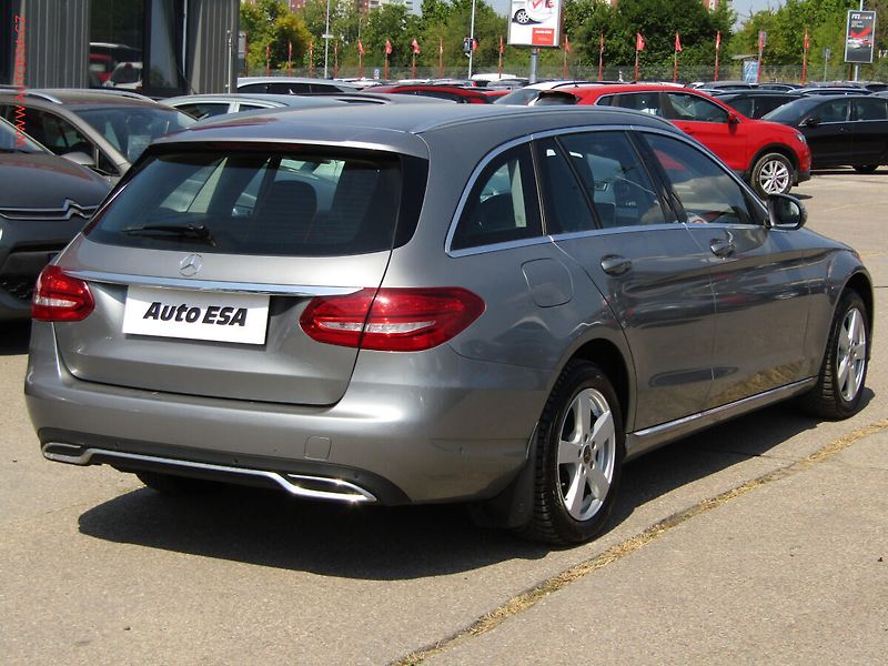 Mercedes-Benz Třídy C (2016) 1.6 CDi C 180d, 1.maj, AT - fotka 4 z 20