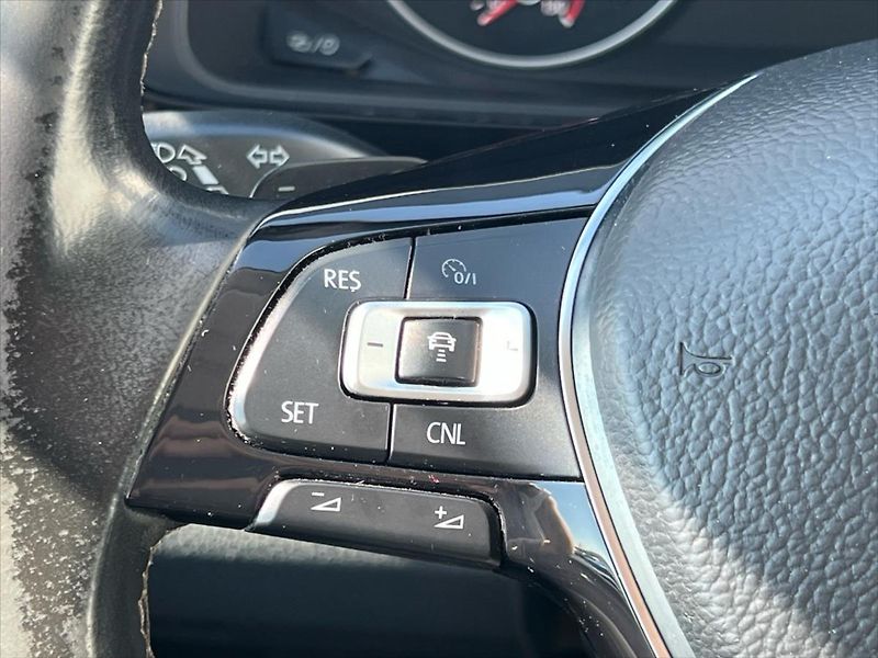 Volkswagen Multivan 2,0 TDi 7DSG 4Motion EDITION - fotka 19 z 29