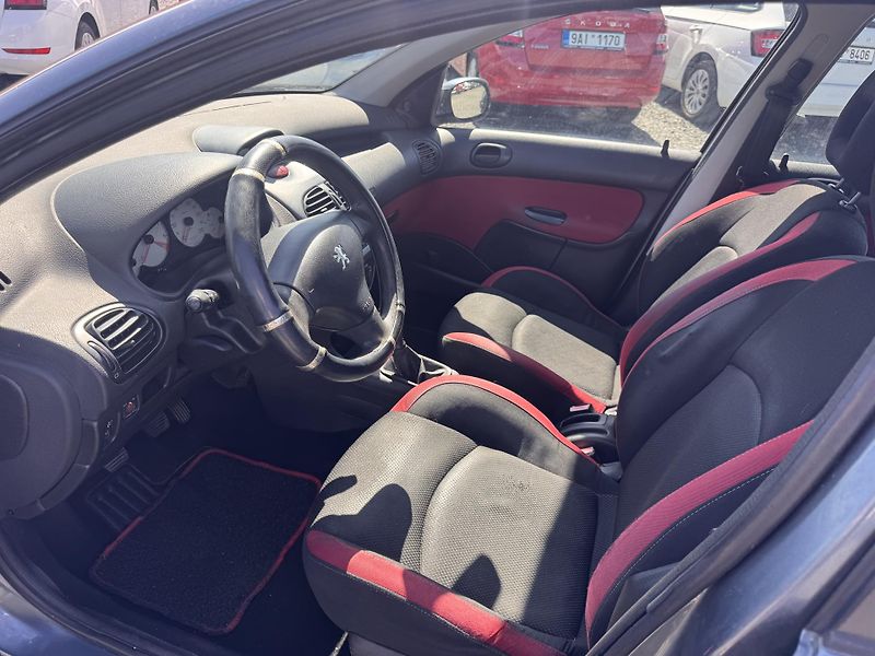 Peugeot 206 1.4i, 55 kW,sw,1.Majitel - fotka 11 z 20