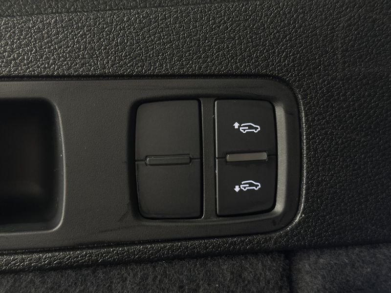 Audi Q5 SB*40tdi*ČR*DPH*S-Line*Vzduch* - fotka 15 z 42