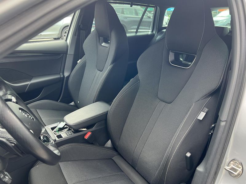 Škoda Octavia (2023) 2,0TDi 110kW SPORTLINE DSG - fotka 11 z 37