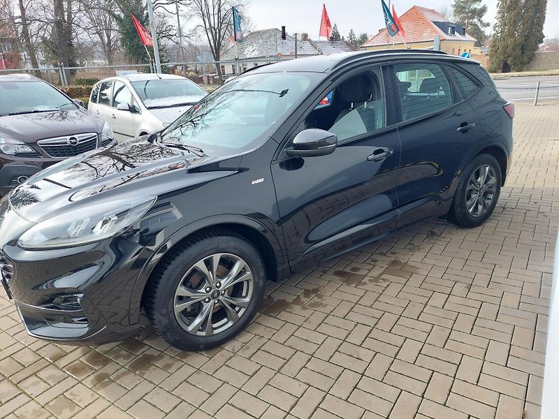 Ford Kuga (2021) III. TDCi ST Line  88kW - fotka 6 z 45