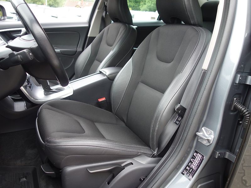 Volvo S60 (2017) 2.0 D4 147kW AUT -NOVÉ V ČR - fotka 22 z 42