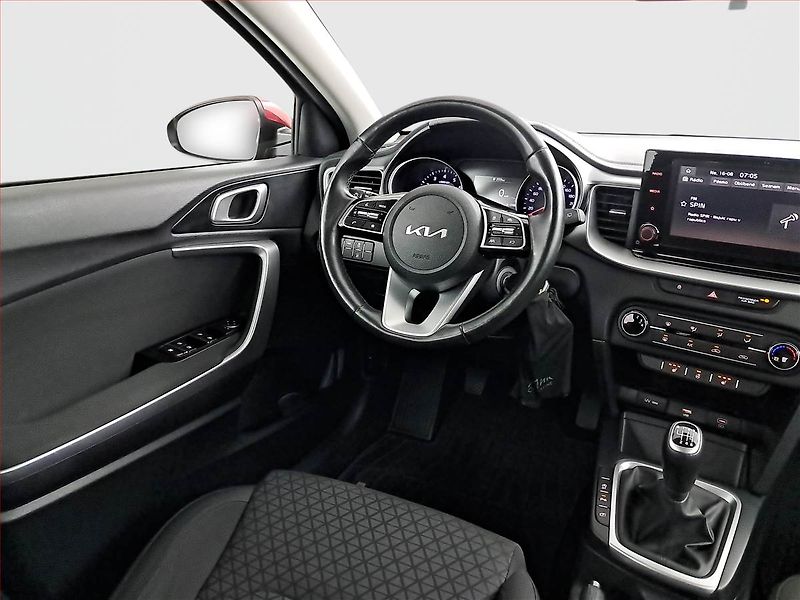 Kia Ceed (2023) 1.5 T-GDI, Serv.kniha - fotka 7 z 18