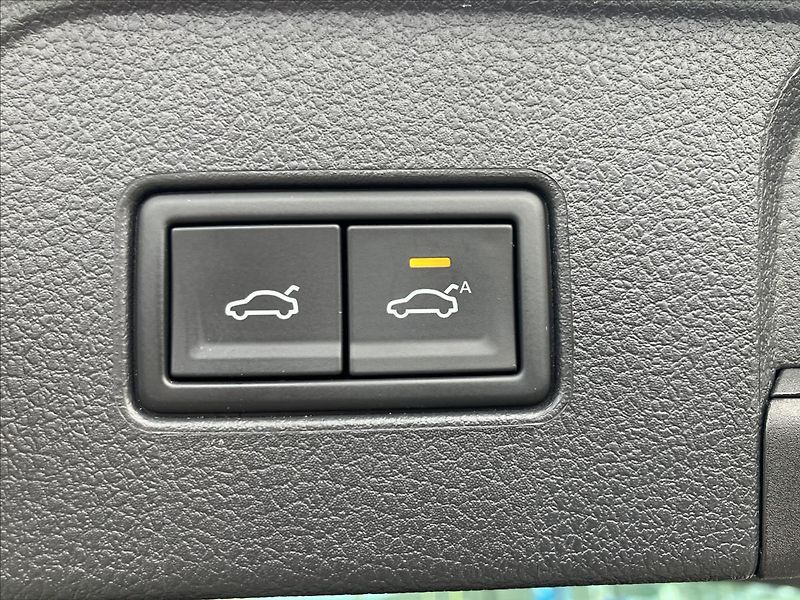 Volkswagen Passat 2,0 TAŽNÉ, KEYLESS, EL.KUFR - fotka 15 z 36