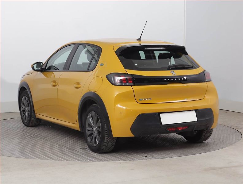Peugeot 208 (2021) 50 kWh, SoH 91%, Automat - fotka 4 z 22