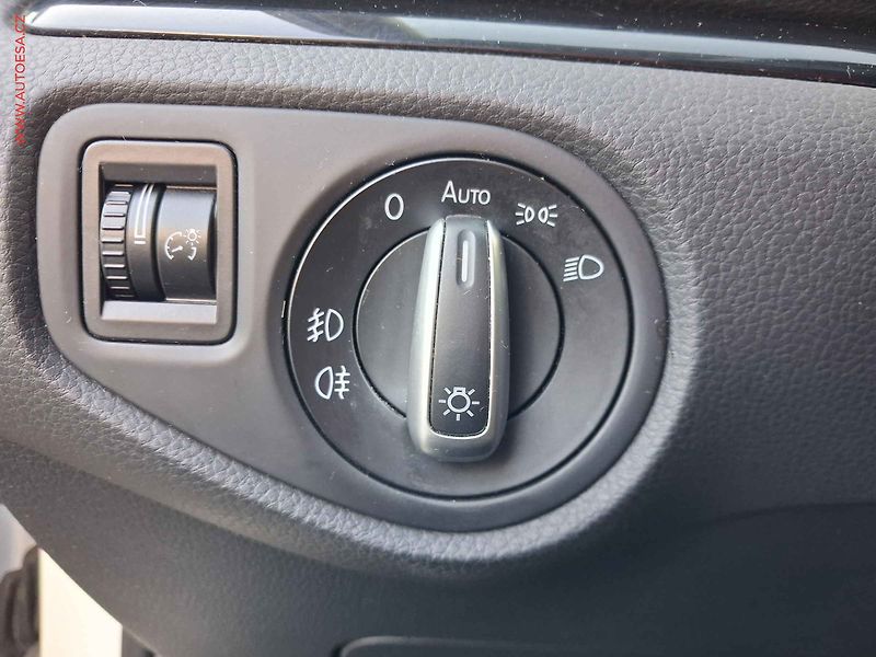 Seat Alhambra (2017) 1.4 TSi, FR, bixen, TZ, DSG - fotka 19 z 23